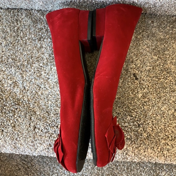 NWOT Lalla “Garden Party ” Red Rose Velvet Flats - Picture 3 of 10